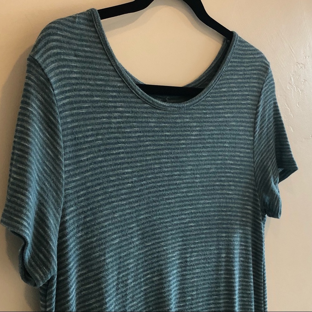 Old Navy XXL Cute Green Top Plus Size - Picture 3 of 4